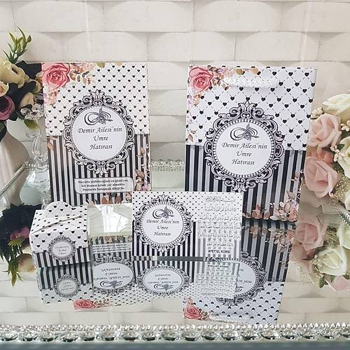 Kalpli Siyah Kırmızı Güllü Yasin-i Şerif + Çanta + İsimli Magnet + Lokumluk